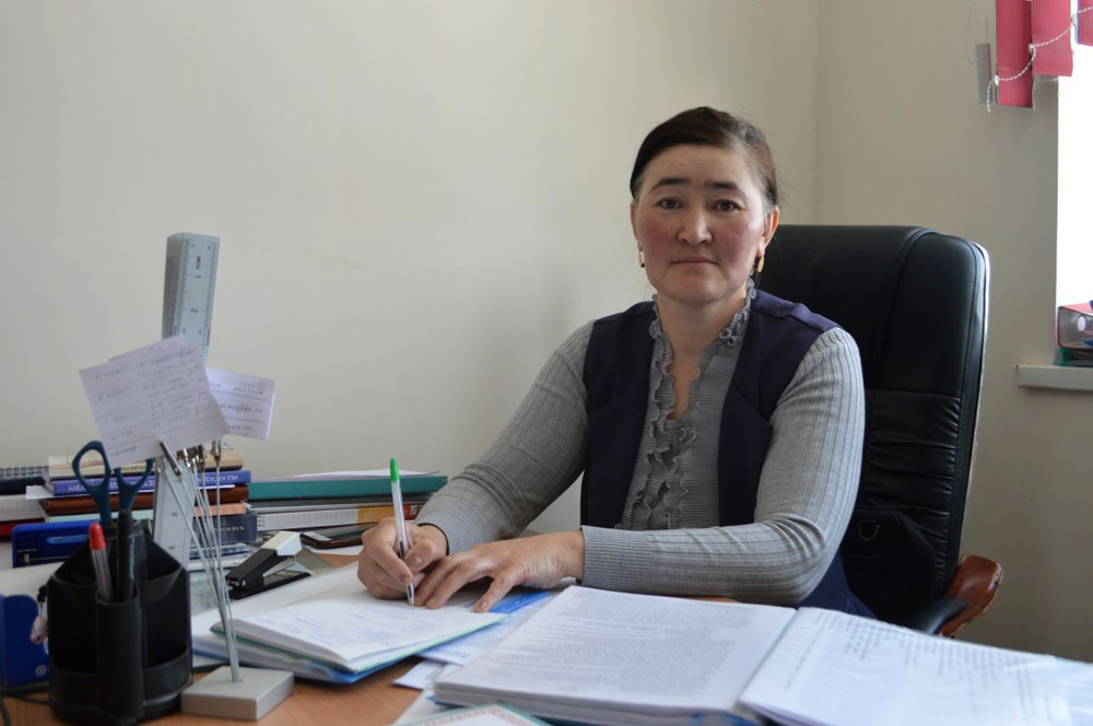 Чынар Байгазиева, Нарындагы Р.Усубалиев мектебинин директору