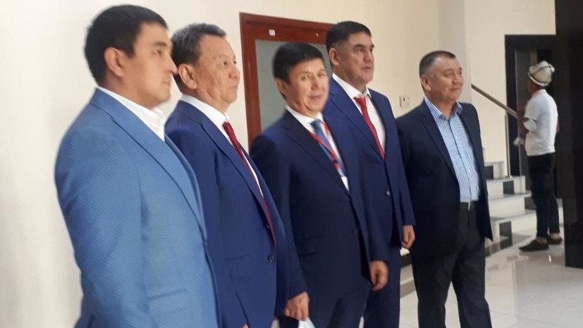 Перед началом съезда партии «Бутун Кыргызстан»