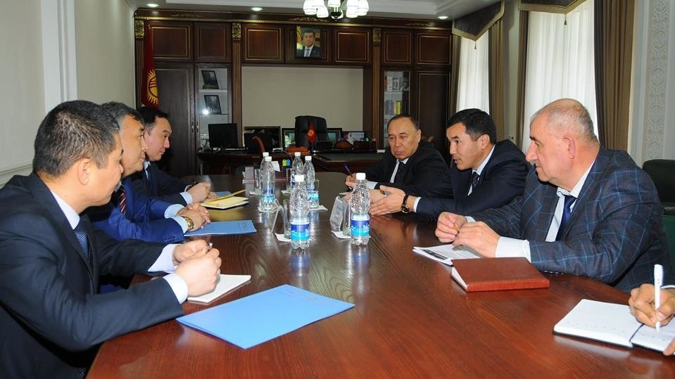 Встреча полпреда в Ошской области У.Жылкыбаева и посла КР в Узбекистане И.Жунусова