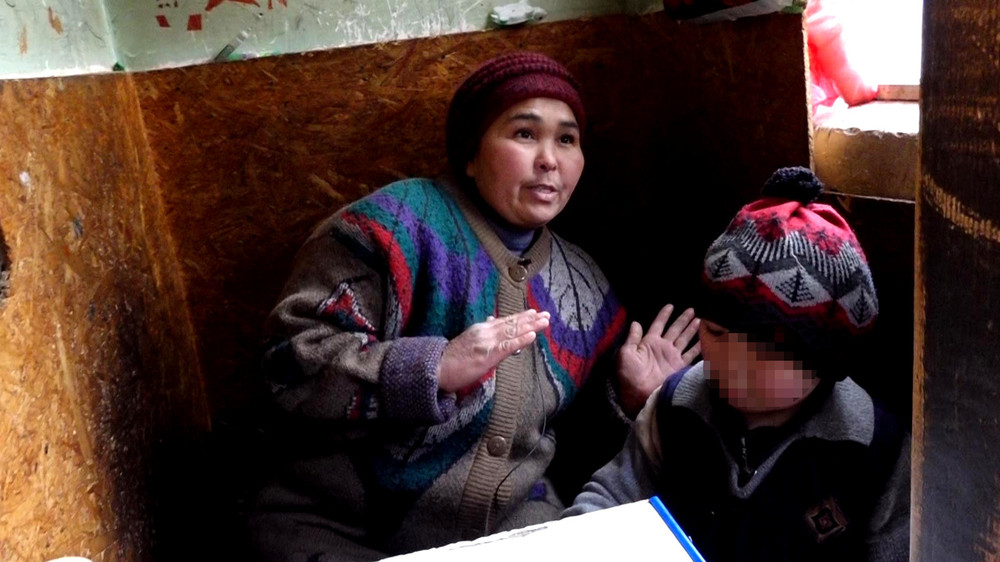 Семья Гулзады Нурбаевой живет в общественном туалете