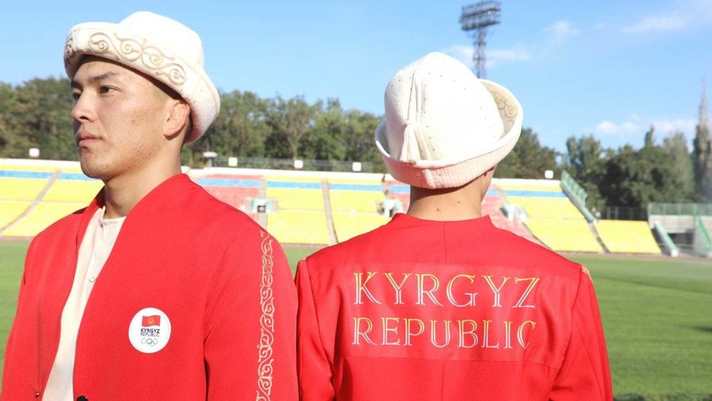 Парадная форма сборной Кыргызстана