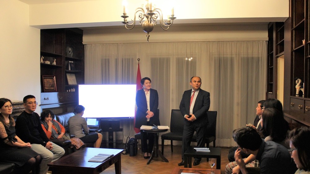 Глава ЦИК на встрече с кыргызской диаспорой в Бельгии