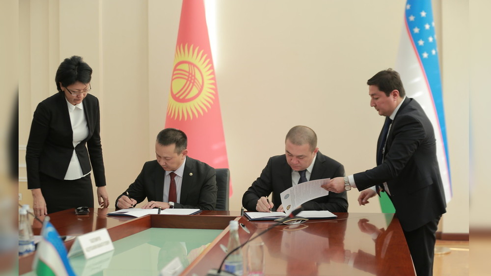 Между Судебными департаментами Кыргызстана и Узбекистана подписан меморандум