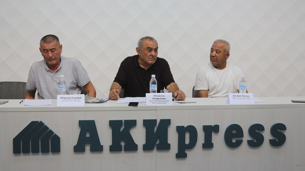 (слева-направо) Олжобай Ширатов, Мамасоли Назиржонов, Мамур Эргашев