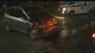 Видео — Ночью в центре Бишкека столкнулись 3 автомобиля