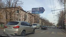 В Бишкеке замечен тонированный BMW X5. Фото