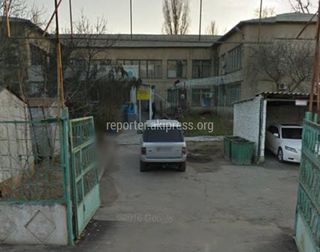 Бишкекчанин просит решить нехватку детсадов: Почему госучреждения не выселяются из зданий бывших детсадов? 