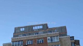 «Бишкекглавархитектура» не выдавала документы на надстройку в 12 мкр. Фото