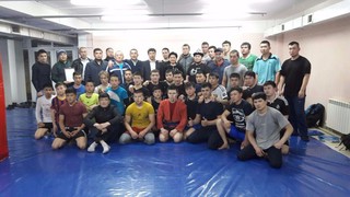 Генконсульство Кыргызстана в Алматы совместно с представителями кыргызской диаспоры посетили спортивный зал «ЖАШ КУЧ» (фото)