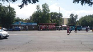 Бишкекчанин считает, что торговые точки неопрятной внешности портят вид столиц (фото)