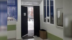 В приемной 3 детской больницы сквозняк и холодно, - бишкекчанин (фото)