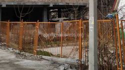 В Бишкеке в 8 микрорайоне возле дома №7/1 лежит бетонная опора ЛЭП, - житель (фото)