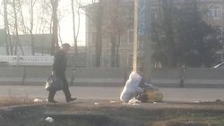 В Бишкеке на проспекте Ден Сяопина отсутствуют мусорные баки, - горожанин (фото)
