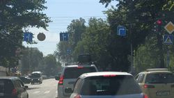 На Киевской–Логвиненко должен стоять знак прямо и направо, так как проезжая прямо водитель не создает помех, - бишкекчанин (фото)