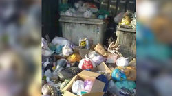 В жилмассиве Кара-Жыгач на Льва Толстого - Оберон стоят переполненные мусорные баки (видео)