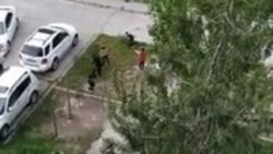 В 10 мкр дети играют во дворе во время карантина, - очевидец. Видео