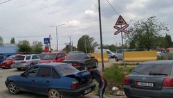 Бишкекчанин просит открыть проезд на Ахунбаева-Алыкулова, чтобы разгрузить улицу Гагарина. Видео, фото