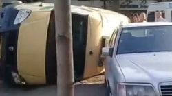На ул.Киевской столкнулись «Фит» и инкассаторская машина. Видео