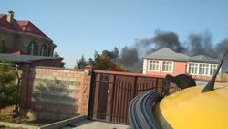 По улице Бакаева горит жилой дом,- очевидец