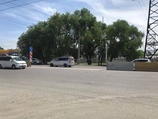 Зачем убрали дорожные блоки на пересечении улиц Садыгалиева и Дэн Сяопина? (фото, видео)