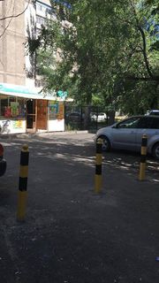 Законно ли установлены ограждения рядом с домом №40 по ул.Ибраимова? (фото)