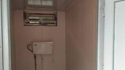 Свердловский акимиат привел в порядок туалет в Карагачевой роще. Фото