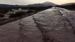 Селевые потоки затопили дорогу Казарман — Нарын. Видео, фото