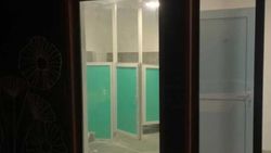 В парке «Ынтымак-2» в общественном туалете установили панорамные окна. Фото