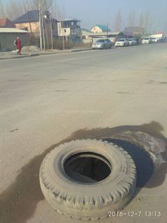 На улице Кырк-Кыз в Ак-Орго нет ливнеприемной решетки