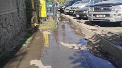 Тротуар на Фрунзе-Гоголя затопило