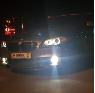 BMW с госномером В 8888 Х грубо нарушает ПДД <i>(видео)</i>