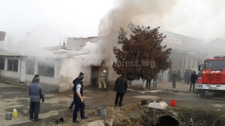В магазине автозапчастей в Кызыл-Кие произошло возгорание <i>(фото)</i>