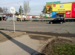 На пересечении улиц Горького и Шабдан Баатыра (западная сторона) нет пешеходного перехода, - читатель (фото)