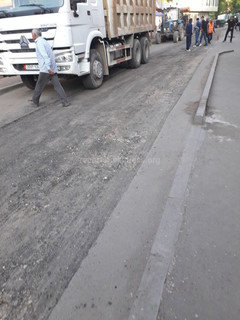 В 11 мкр Бишкека начали переделывать дорогу, которую отремонтировали в прошлом году, - читатель (фото)