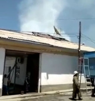 В доме на ул.Сатарова в Кара-Суу произошел пожар (видео)