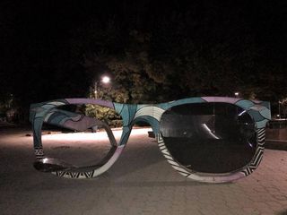 В Бишкеке инсталляция «Очки. Точка зрения» вновь сломана <i>(фото)</i>