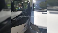 На Московской-Фучика столкнулись троллейбус и грузовик (фото)