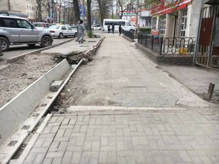 Реконструкцию тротуара и ирригационной системы на Турусбекова-Киевской недоделали (фото)