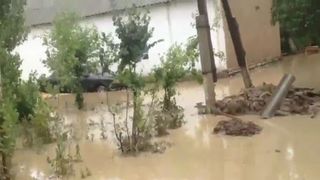 В селе Кара-Бак в Баткене сошли селевые потоки (видео)