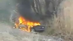 Автомобиль слетел с дороги и сгорел. Видео
