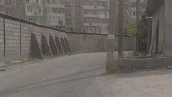На ул.Кийизбаевой нет тротуара. Видео