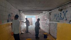 «Бишкекасфальтсервис» почистил и покрасил подземку на Манаса после жалобы горожанина. Фото