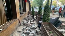 Кафе Keanu демонтирует летнюю площадку в добровольном порядке. Фото