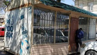 Мэрия Бишкека выясняет, законно ли стоит павильон возле инфекционной больницы