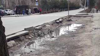 «Бишкекзеленхоз» восстановит арык в 6 мкр после установки бордюр, - мэрия