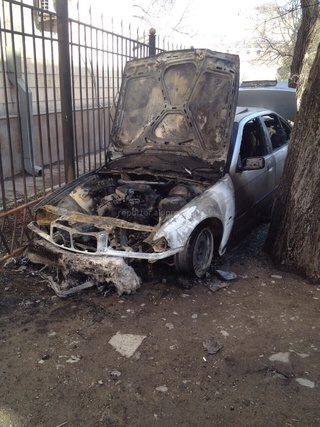 На Чуй-Абдрахманова сгорел автомобиль, - читатель <b><i>(фото)</i></b>