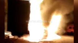 На КПП «Ак-Тилек» сгорел прицеп грузовика <i>(видео)</i>