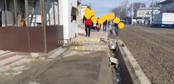 Нестандартный отрезок тротуара на ул.Чехова в Жалал-Абаде доставляет неудобства пешеходам (фото)