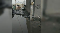 На Жумабека-Кулиева вода затопила улицу из-за того, что нет арыка