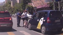На Токтогула–Орозбекова водитель «Хонды» сбил женщину на пешеходном переходе (видео)